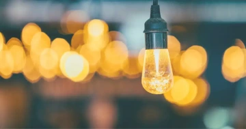 Profesionální elektroinstalace pro firmy, haly a kanceláře. Rychlá montáž rozvaděčů, datových sítí i revizí. Spolehlivě. Férově. TOPARYSPO Praha, chytrá domácnost, kamerové systémy, instalce, revize, elektro, Elektroinstalace, výměna jističe, montáž zásuvek, oprava elektroinstalace, revize elektroinstalace, chytrá domácnost, instalace osvětlení, montáž světel., Toparyspo, elektro Praha, tepelná čerpadla, světla, montáže, pro firmy, chytré domácnosti